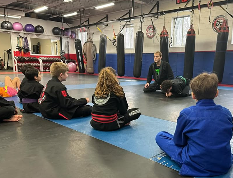 kids-in-jiu-jitsu-class